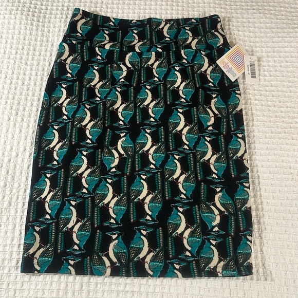 LuLaRoe Women’s Cassie Pencil Skirt/Size:M/Color: Multi Cardinal Bird Print(NWT) - Picture 1 of 7